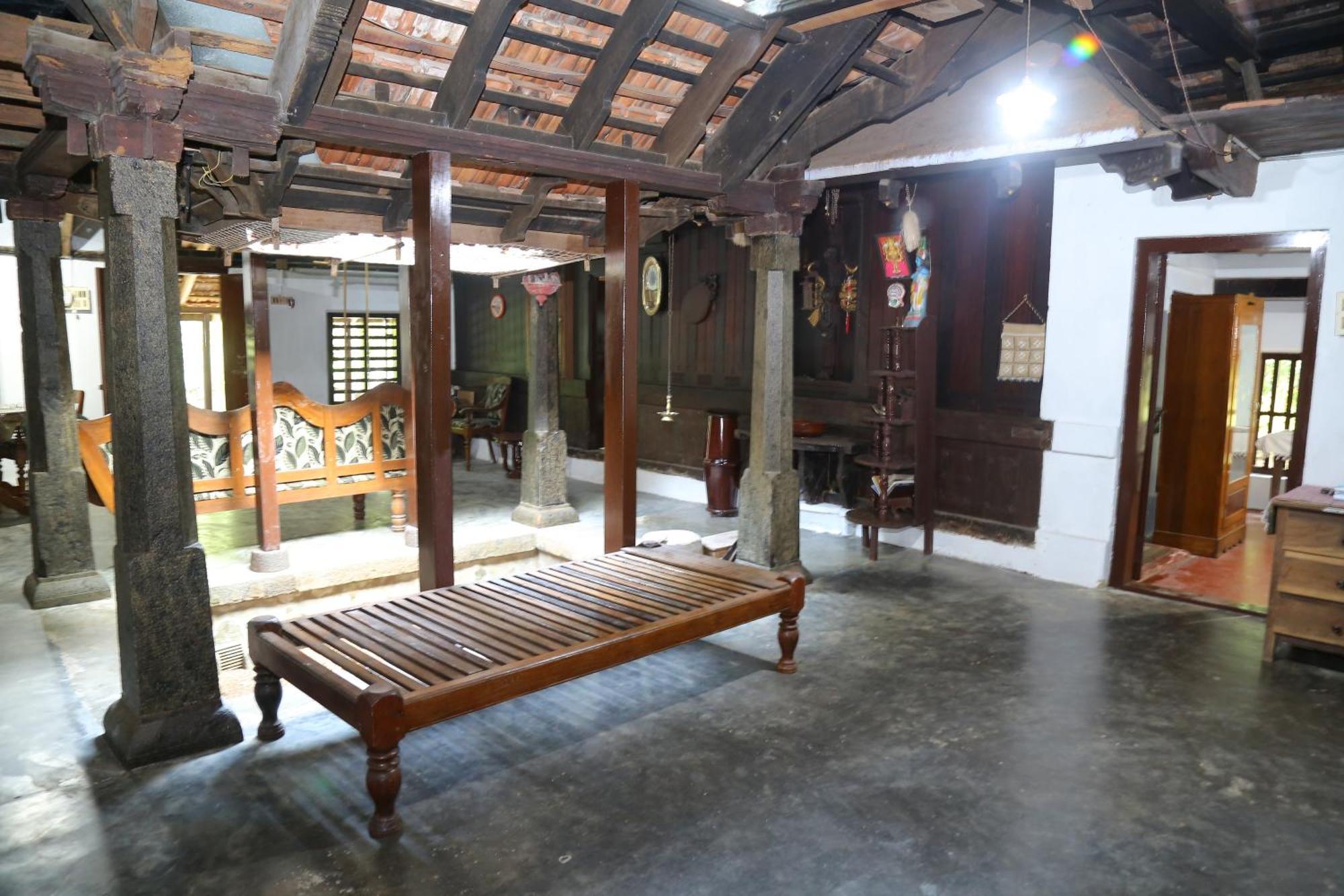 The Mana-Heritage Stay - Chengazhimattam Mana Kottayam Exterior foto